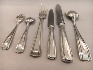 Orfèvre Boulenger, modèle art-déco, ménagère comprenant 72 pièces