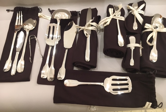 (Français) Ménagère Puiforcat, en argent massif, modèle Louvois.