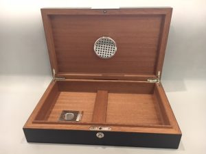 Cave à cigares avec humidificateur, intérieur bois, Christofle