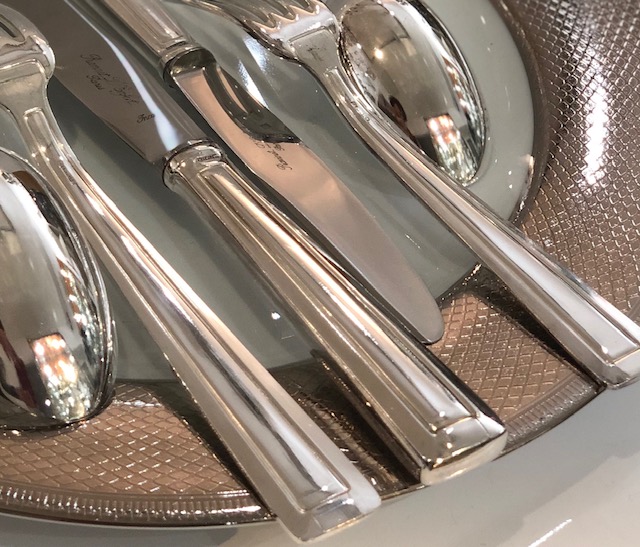 (Français) Opportunité-Ménagère-Art-déco-Ravinet d’Enfert-dans son coffret- 126 pièces