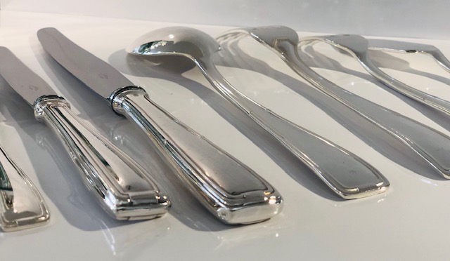 (Français) Stop affaire : Ménagère-Art-déco-99 pièces-Frionnet François !