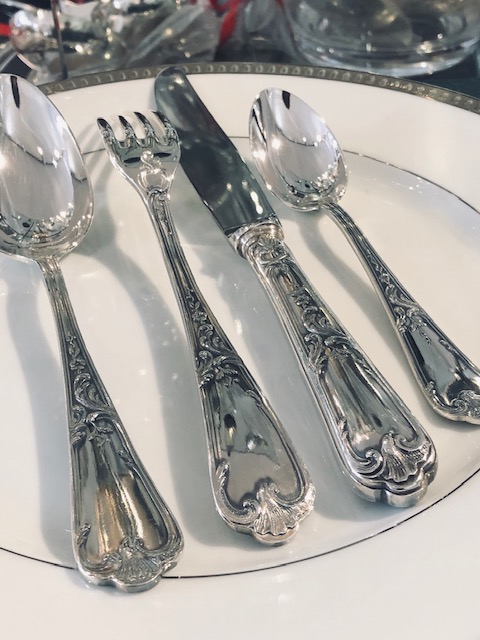 (Français) Très belle ménagère, Ercuis, Style Louis XV, 87 pièces à saisir vite !