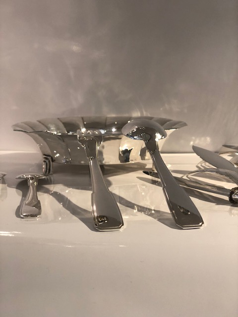 Rare ménagère, en argent massif, art-déco, signée Boulenger, 143 pièces.