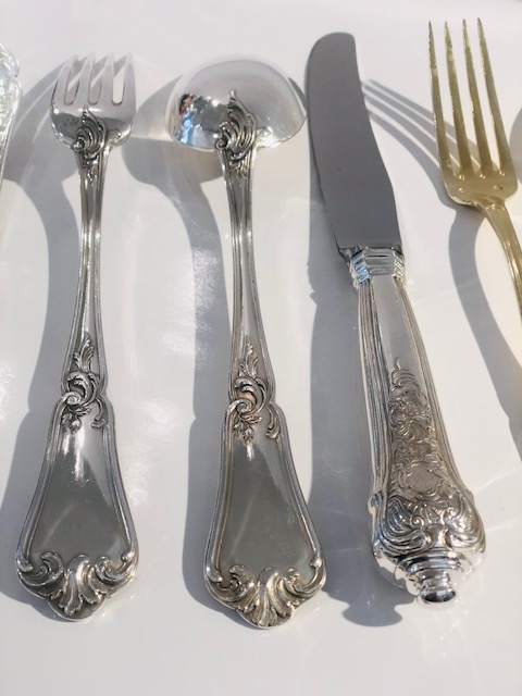 Couverts de table de style Louis XV, en argent massif, poinçon Minerve