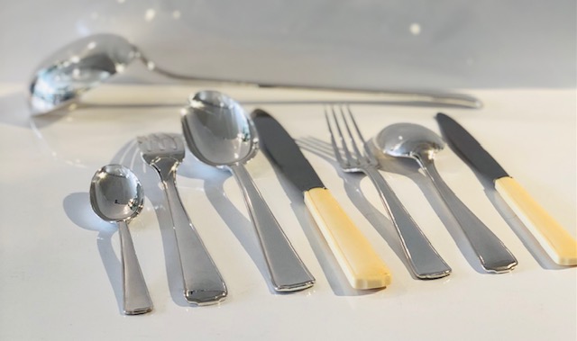 (Français) Ménagère, argent massif, Ravinet d’Enfert !