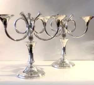 Paire de chandeliers signée Ercuis