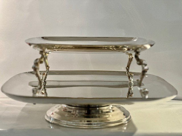 (Français) Pièce originale : un serviteur muet.