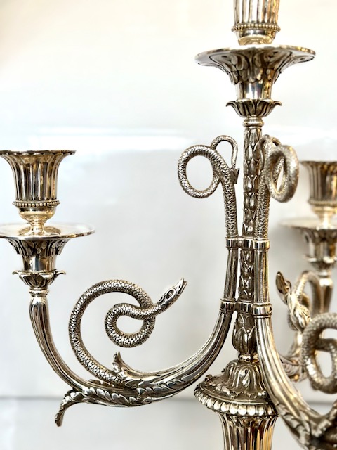 (Français) Paire de candélabres signée Boin-Taburet.