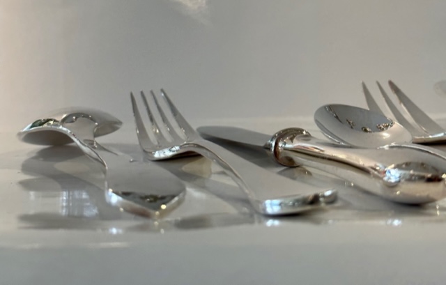 Ménagère signée Ercuis, modèle Citeaux.